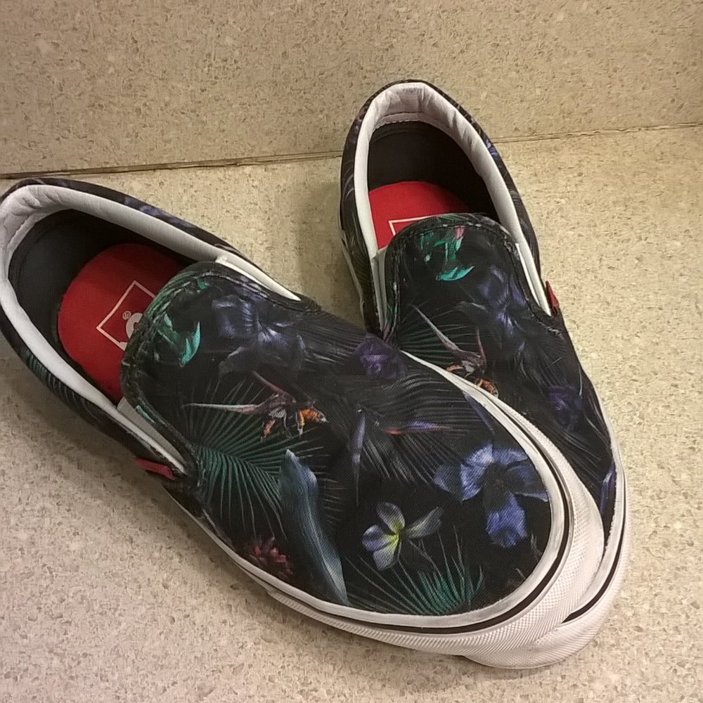 Vans slip on sneakers Size 7.5